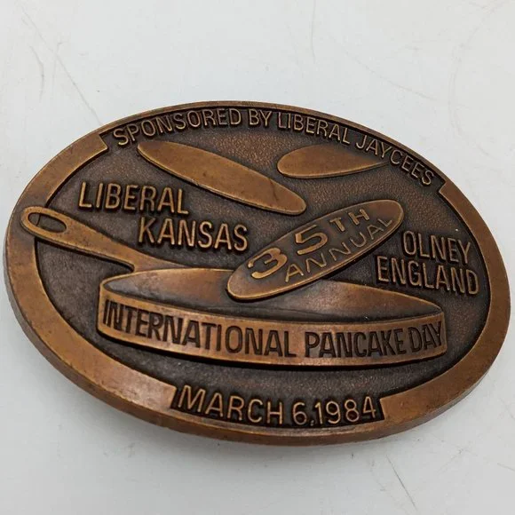 International Pancake Day Belt Buckle Liberal Kansas Olney England 1984 Vintage - Picture 5 of 10